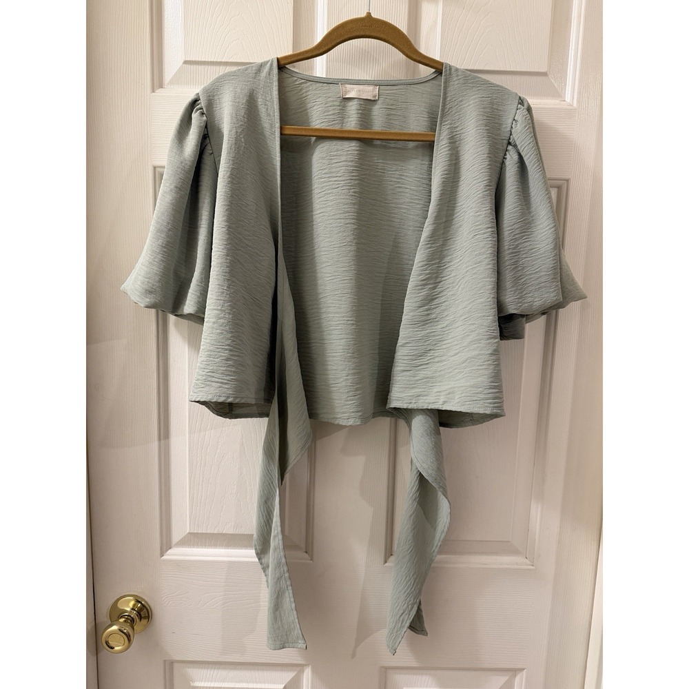 Altar'd State Women's Green Chiffon V-Neck Puff Sleeve Tie-Front Cropped Top